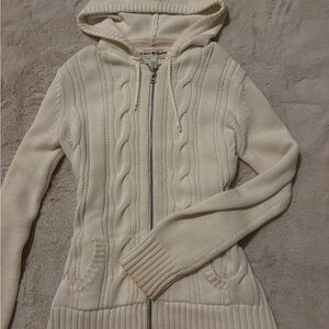 women’s cream hooded sweatshirt